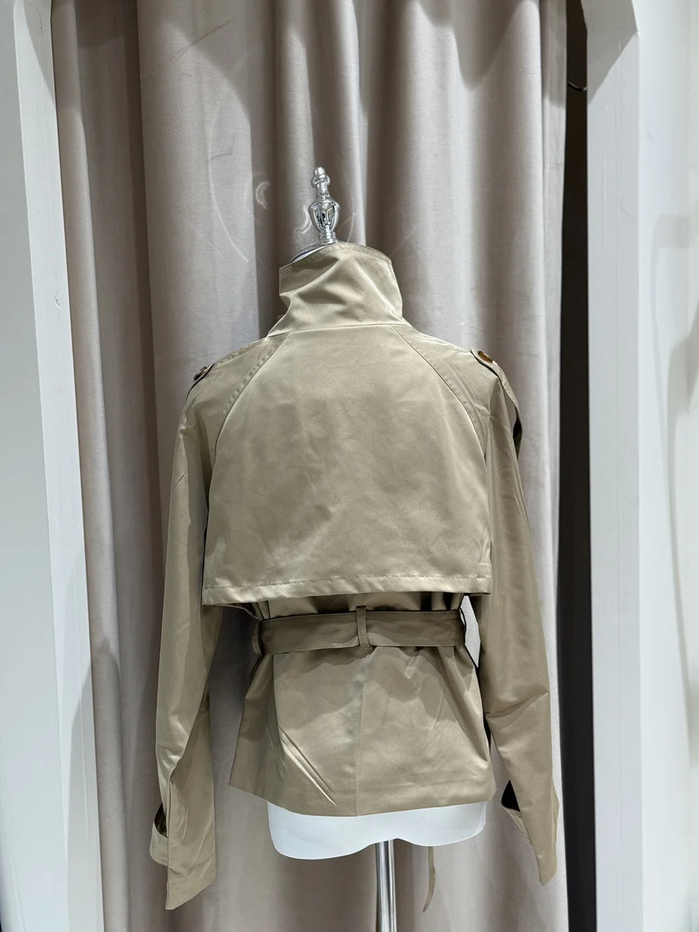 Adèle – Veste "Trench Caramel"