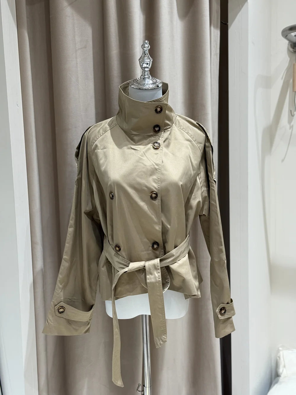 Adèle – Veste "Trench Caramel"